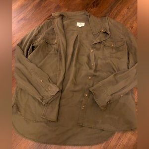 Olive green AE button up shirt.